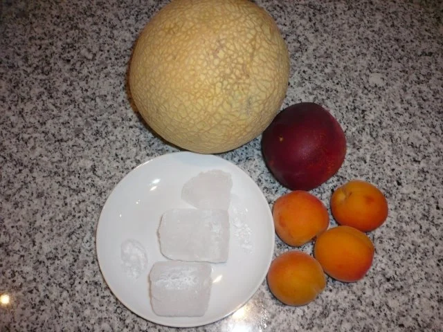 Panna Cotta mit parfümiertem Obstsalat - Rezept - Bild Nr. 3