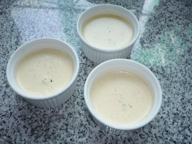 Panna Cotta mit parfümiertem Obstsalat - Rezept - Bild Nr. 8