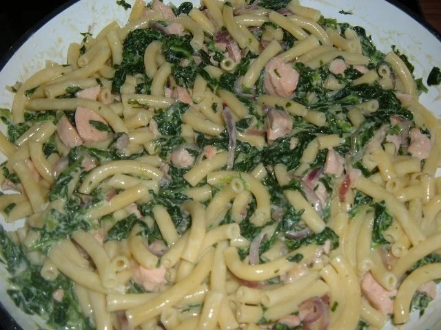 Rezept: Fisch : Lachs mit Spinat und Pasta Bild Nr. 6 Fisch : Lachs mit Spinat und Pasta - Rezept - Bild Nr. 6