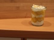 Gelbe Grütze mit Vanille-Joghurt - Rezept