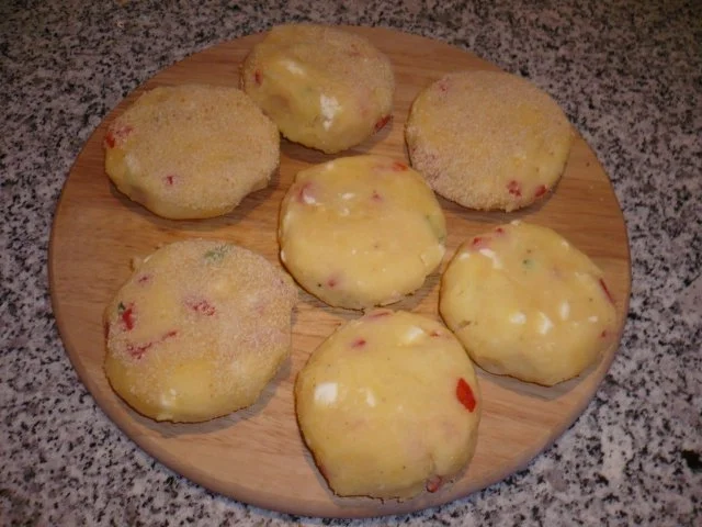 Kartoffelpflanzerln mit Schafskäse und Paprika - Rezept - Bild Nr. 5