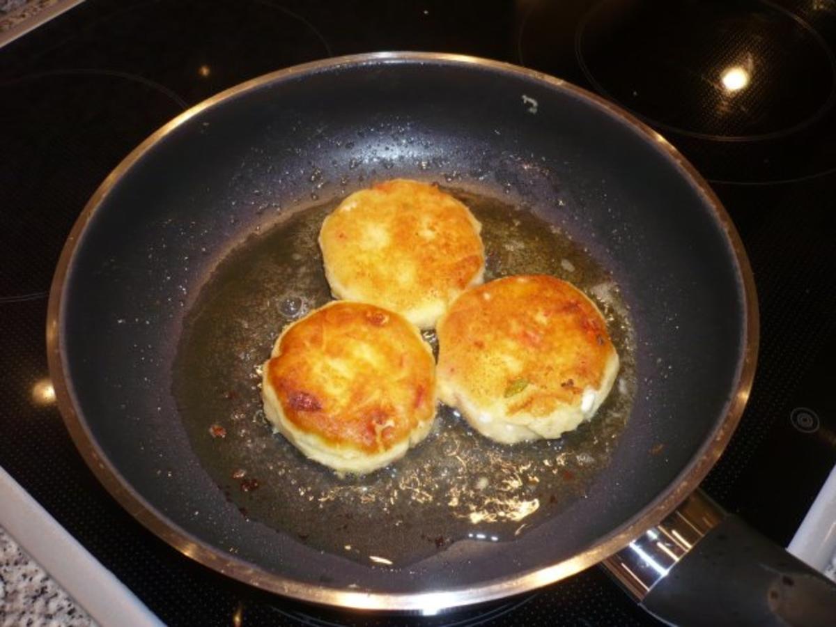 Kartoffelpflanzerln mit Schafskäse und Paprika - Rezept - Bild Nr. 8