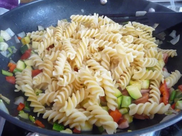 Rezept: Nudel - Gemüse - Pfanne mit Parmesan Bild Nr. 20 Nudel - Gemüse - Pfanne mit Parmesan - Rezept - Bild Nr. 20