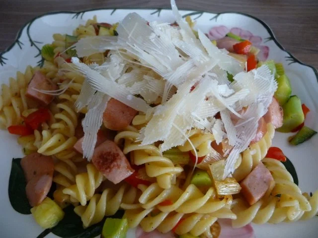 Rezept: Nudel - Gemüse - Pfanne mit Parmesan Bild Nr. 25 Nudel - Gemüse - Pfanne mit Parmesan - Rezept - Bild Nr. 25