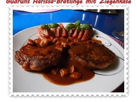 Kartoffeln: Harissa-Bratlinge mit Ziegenkäse und Tomatensoße - Rezept