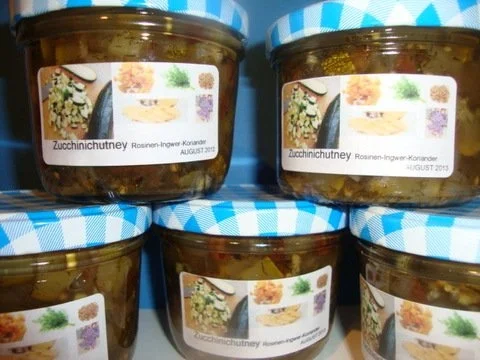 Zucchinichutney mit Rosinen-Ingwer-Kardamom - Rezept