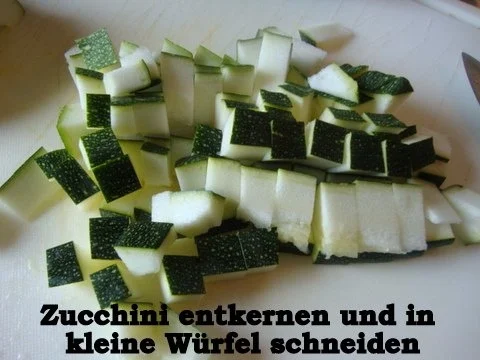 Zucchinichutney mit Rosinen-Ingwer-Kardamom - Rezept - Bild Nr. 3