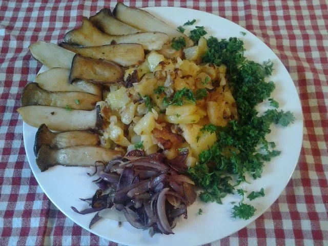 Rezept: Kräuterseitlinge mit Bratkartoffeln Kräuterseitlinge mit Bratkartoffeln - Rezept