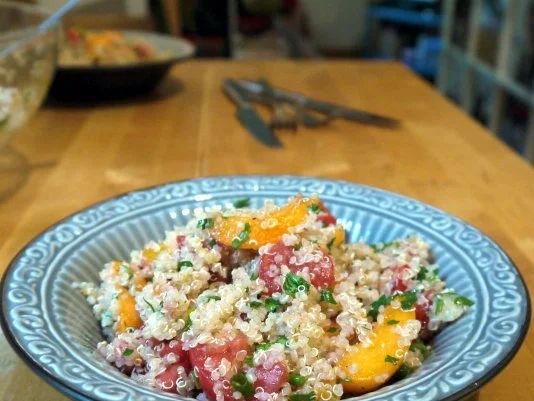 Rezept: Fruchtiger Quinoa-Salat mit Ziegenfeta in Pancetta Bild Nr. 11 Fruchtiger Quinoa-Salat mit Ziegenfeta in Pancetta - Rezept - Bild Nr. 11