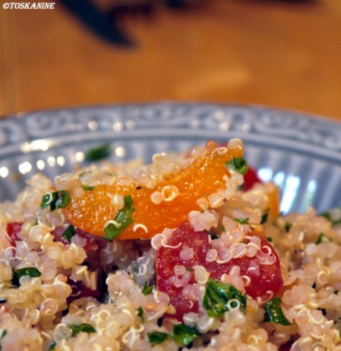 Fruchtiger Quinoa-Salat mit Ziegenfeta in Pancetta - Rezept - Bild Nr. 12