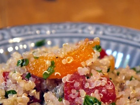 Rezept: Fruchtiger Quinoa-Salat mit Ziegenfeta in Pancetta Bild Nr. 12 Fruchtiger Quinoa-Salat mit Ziegenfeta in Pancetta - Rezept - Bild Nr. 12