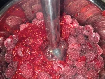 Gelbe Paprika-Himbeeressig Suppe - Rezept - Bild Nr. 2