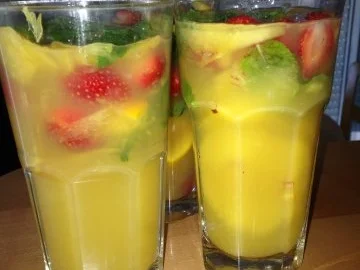 Rezept: Champagner Bowle For Ladys! Bild Nr. 3 Champagner Bowle For Ladys! - Rezept - Bild Nr. 3