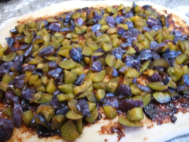 Backen: Zwetschgen-Gugelhupf mit Marzipan - Rezept - Bild Nr. 6