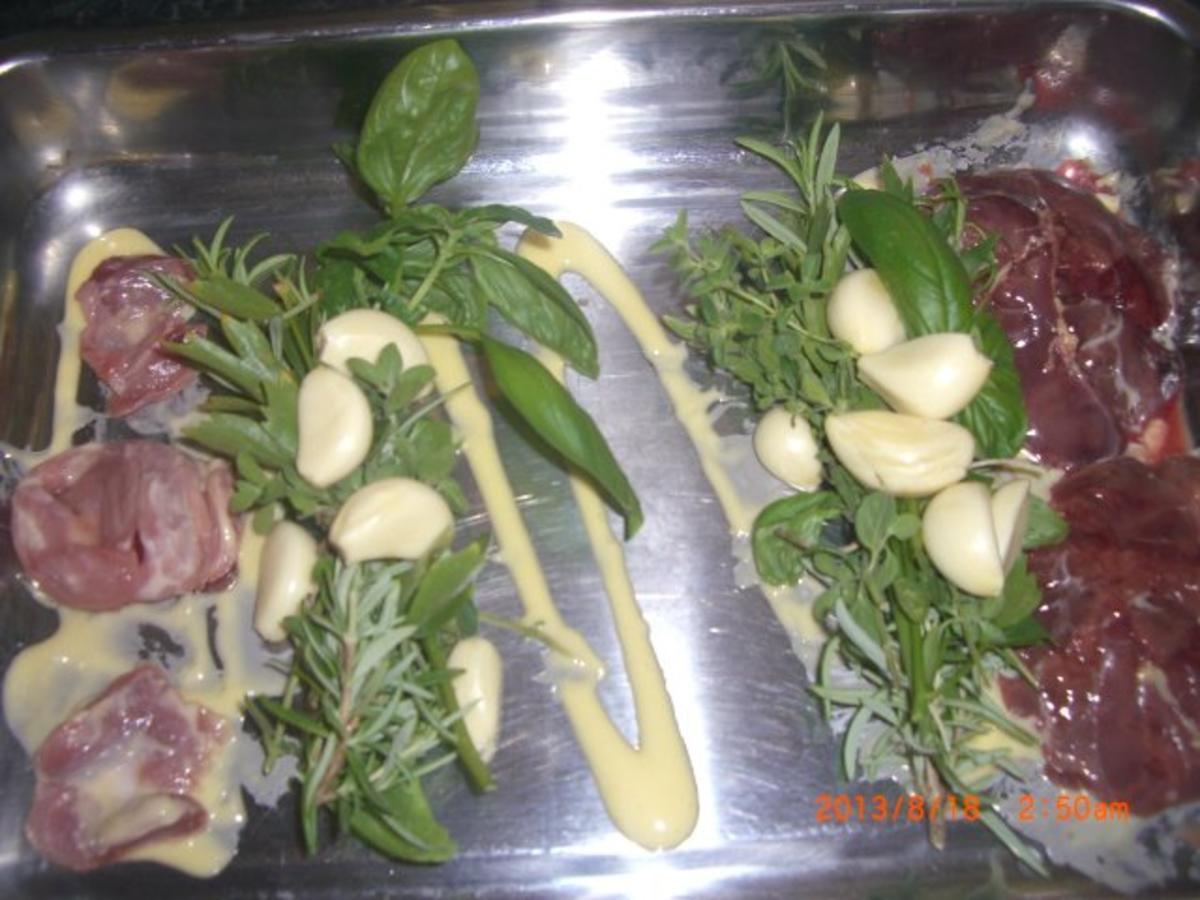 Hühnchen auf Kräuterbeet - Rezept - Bild Nr. 2