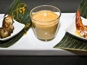 Flambierte Krustentiersuppe  und gebratene Wachtelkeule - Rezept