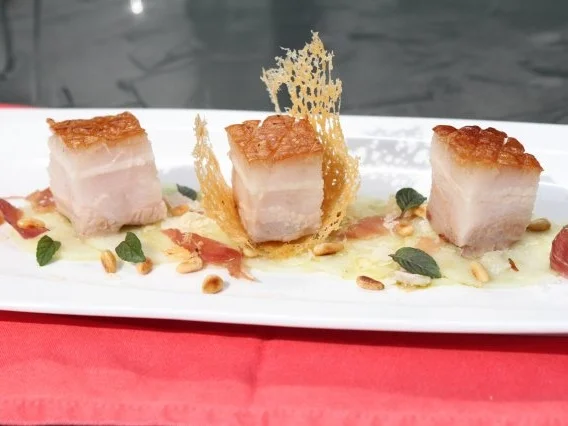 48 Stunden Sous-Vide gegarter Schweinebauch  auf Kohlrabi Carpaccio - Rezept