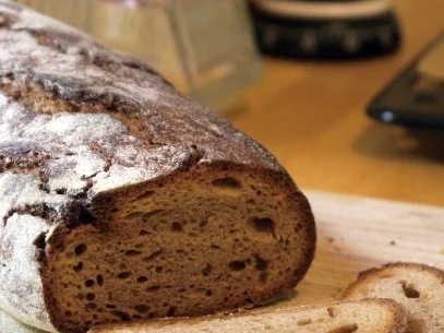 Minzbouletten mit Knoblauchdip, dazu gebratener Blumenkohl und Brotchips - Rezept - Bild Nr. 2