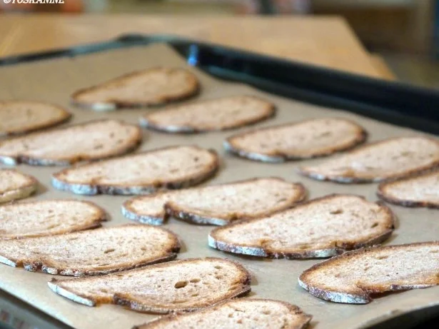 Minzbouletten mit Knoblauchdip, dazu gebratener Blumenkohl und Brotchips - Rezept - Bild Nr. 3