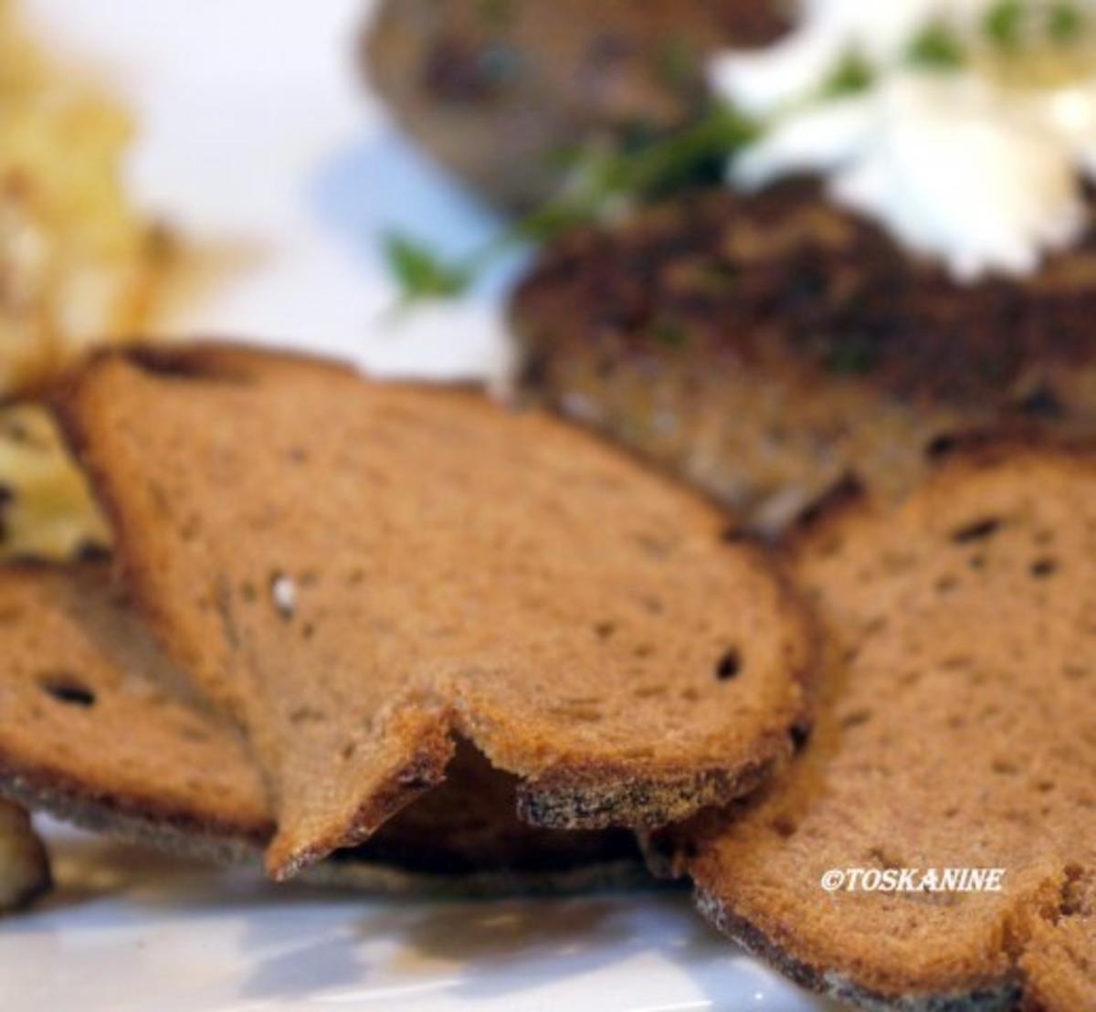 Minzbouletten mit Knoblauchdip, dazu gebratener Blumenkohl und Brotchips - Rezept - Bild Nr. 17