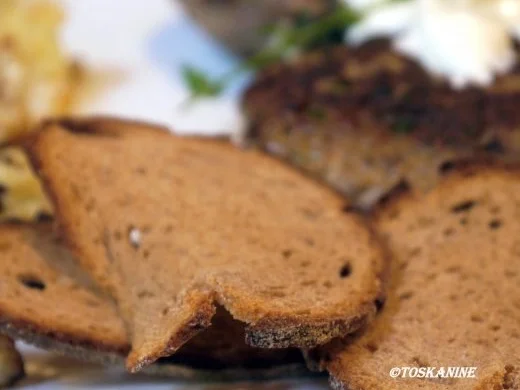 Minzbouletten mit Knoblauchdip, dazu gebratener Blumenkohl und Brotchips - Rezept - Bild Nr. 17