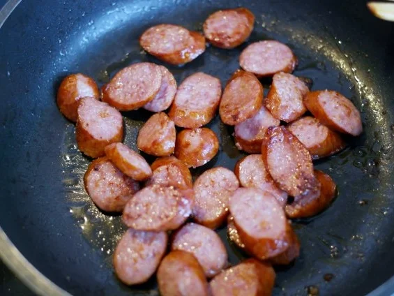 Rezept: Wurstgulasch à la Cho Bild Nr. 4 Wurstgulasch à la Cho - Rezept - Bild Nr. 4