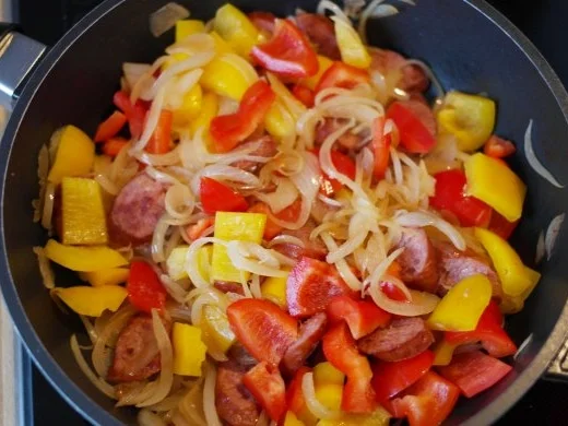 Rezept: Wurstgulasch à la Cho Bild Nr. 6 Wurstgulasch à la Cho - Rezept - Bild Nr. 6