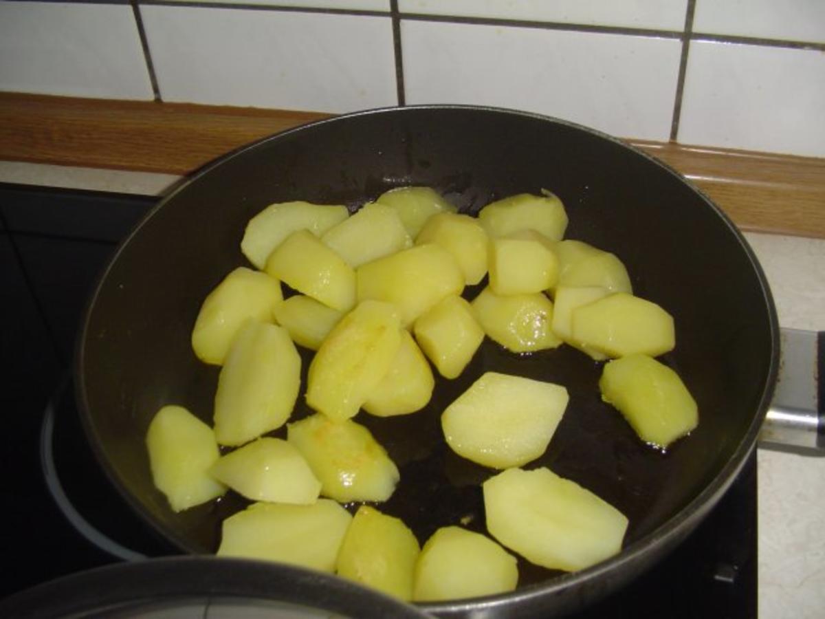 Schnitzel und  Kohlrabipommes mit Petersielkartoffeln - Rezept - Bild Nr. 6