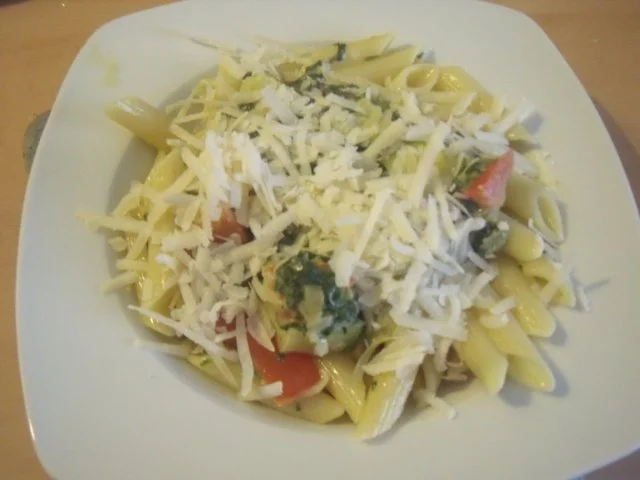 Rezept: Penne in leichter Spinat Sahnesoße Bild Nr. 2 Penne in leichter Spinat Sahnesoße - Rezept - Bild Nr. 2