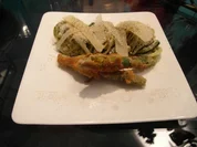 Zucchini-Spaghetti-Variationen mit Zucchiniblüten und einem Lachskavier-Amuse-Geul - Rezept