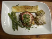 "A Hauch von Italien" Tricolore Filet mit Kräuter Gnocchi  und gratinierten Spargel - Rezept