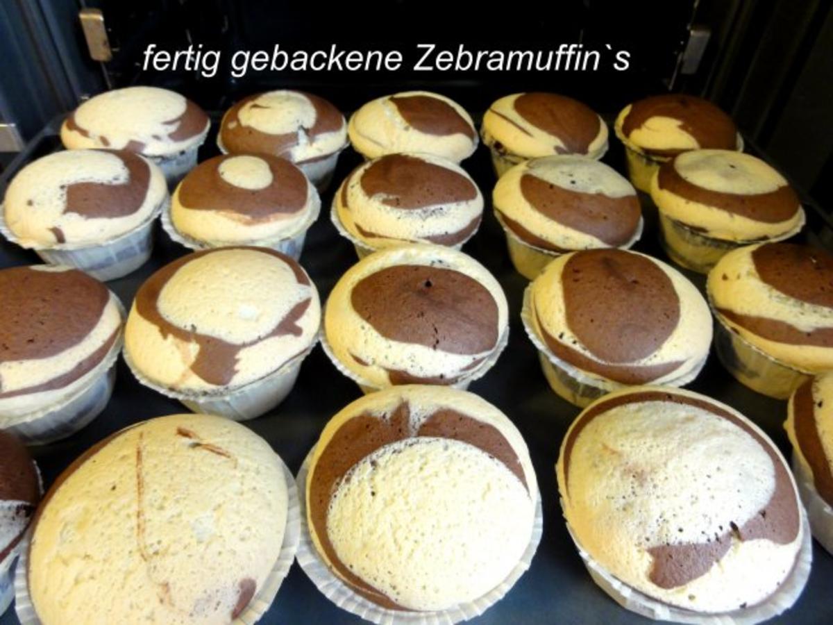 Muffin: ZEBRAMUFFIN -aus Biskuitteig- - Rezept - kochbar.de