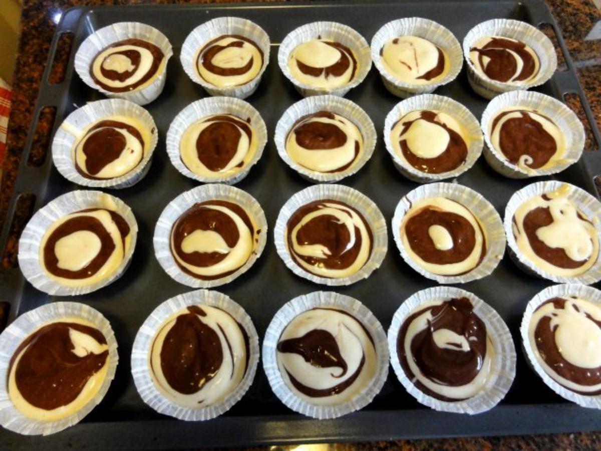 Muffin:   ZEBRAMUFFIN -aus Biskuitteig- - Rezept - Bild Nr. 10