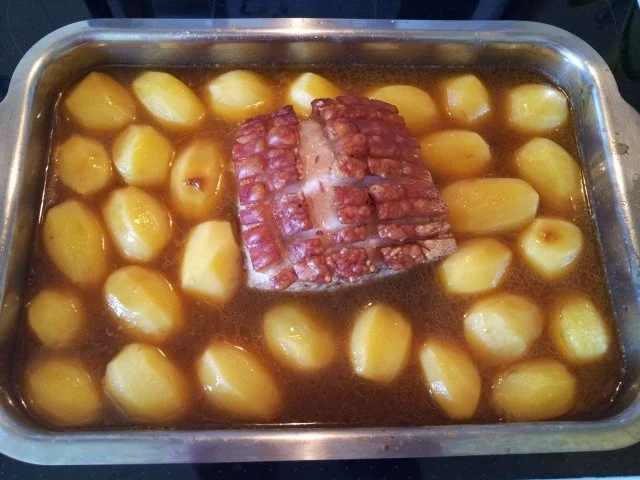 Rezept: Schweinsbraten mir Kartoffeln Schweinsbraten mir Kartoffeln - Rezept