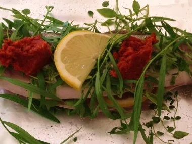 Forelle meets Kräuter und Tomatenbutter - Rezept