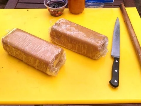 Rezept: Chevy´s Battenberg Cake ... very traditional British... Bild Nr. 3 Chevy´s Battenberg Cake ... very traditional British... - Rezept - Bild Nr. 3