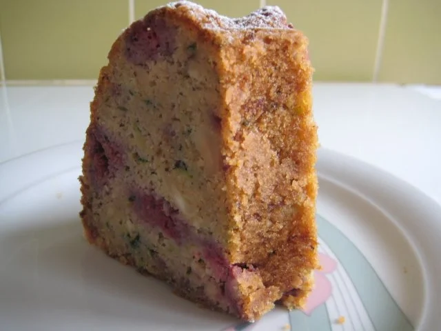 Zucchini Himbeer Gugelhupf - Rezept