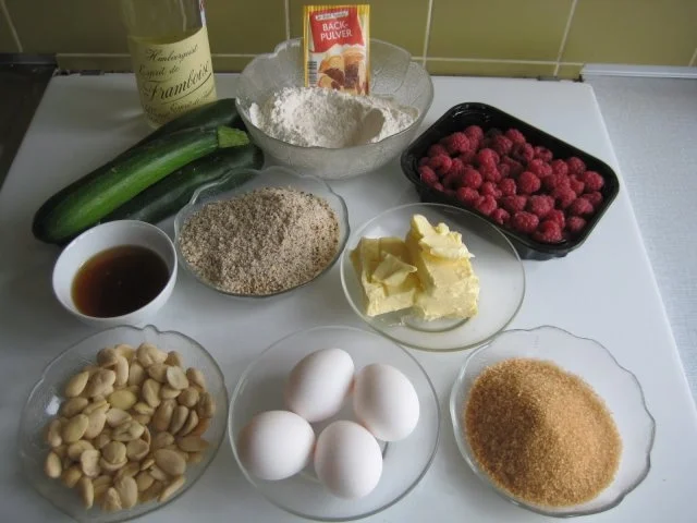 Zucchini Himbeer Gugelhupf - Rezept - Bild Nr. 4