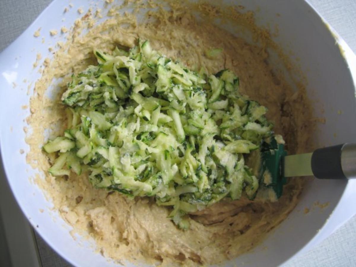 Zucchini Himbeer Gugelhupf - Rezept - Bild Nr. 13