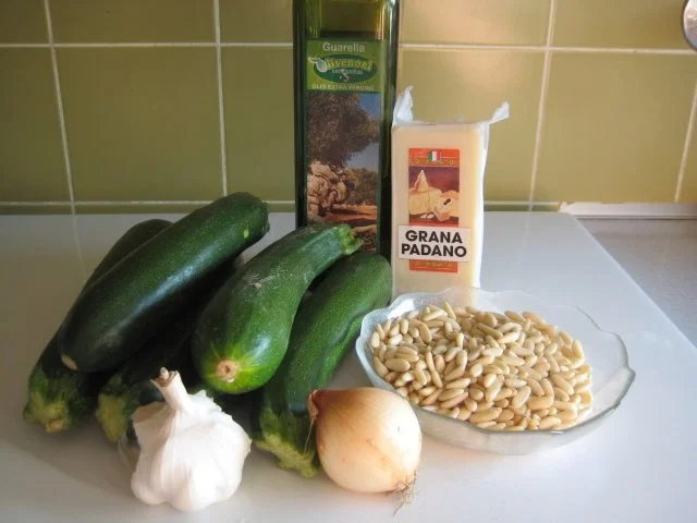 Rezept: Zucchini Pesto Bild Nr. 9 Zucchini Pesto - Rezept - Bild Nr. 9