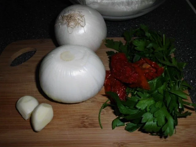 Enikös Backkartoffeln mit Kräuterquark, dazu Zwiebelsalat - Rezept - Bild Nr. 5