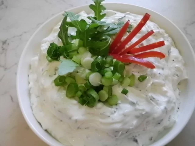 Enikös Backkartoffeln mit Kräuterquark, dazu Zwiebelsalat - Rezept - Bild Nr. 8