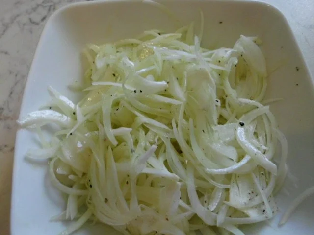 Enikös Backkartoffeln mit Kräuterquark, dazu Zwiebelsalat - Rezept - Bild Nr. 11