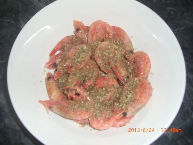 Garnelenplatte mit gebratener Feige, griechischem Salat und Bratkartoffeln - Rezept - Bild Nr. 2