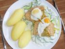 Pochierter Lachs auf Gurkengemüse - Rezept