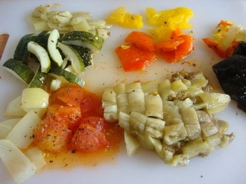 Rezept: Heiße Brühe mit geröstetem Mediteranem Gemüse Bild Nr. 15 Heiße Brühe mit geröstetem Mediteranem Gemüse - Rezept - Bild Nr. 15