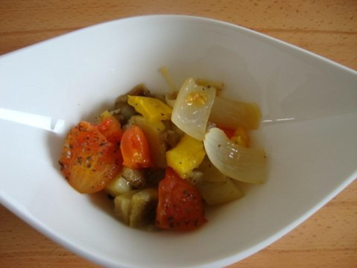 Heiße Brühe mit geröstetem Mediteranem Gemüse - Rezept - Bild Nr. 17
