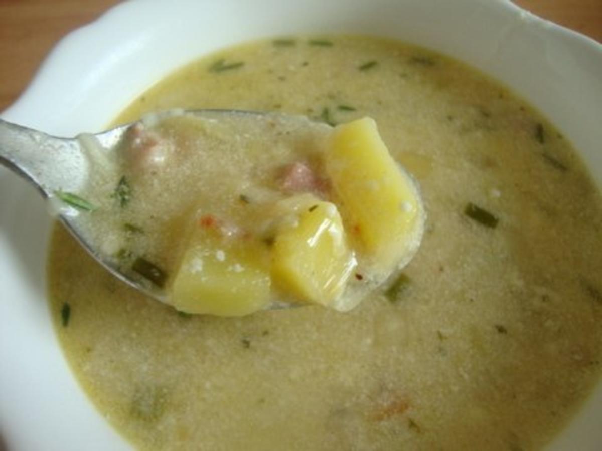 feine Speck - Käse Suppe mit Kartoffeleinalge - Rezept - kochbar.de