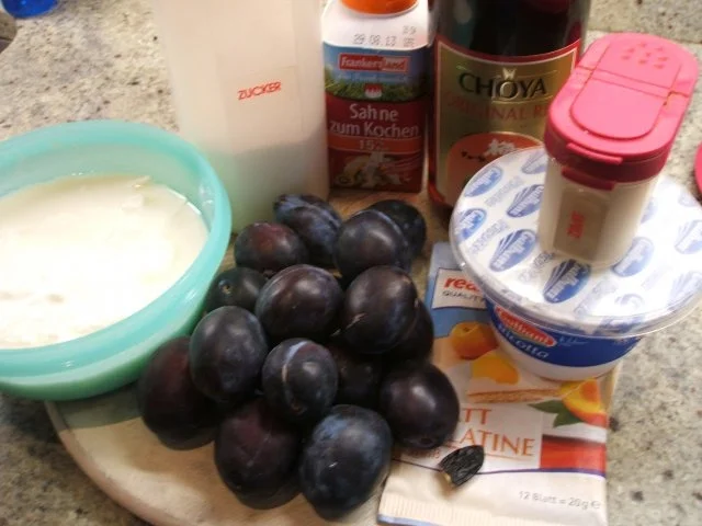 Rezept: Dessert: Zwetschgen-Joghurt-Dessert Bild Nr. 2 Dessert: Zwetschgen-Joghurt-Dessert - Rezept - Bild Nr. 2