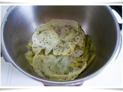 Rezept: Kohlrouladen mit Hackfleisch – Reis - Füllung Bild Nr. 18 Kohlrouladen mit Hackfleisch – Reis - Füllung - Rezept - Bild Nr. 18